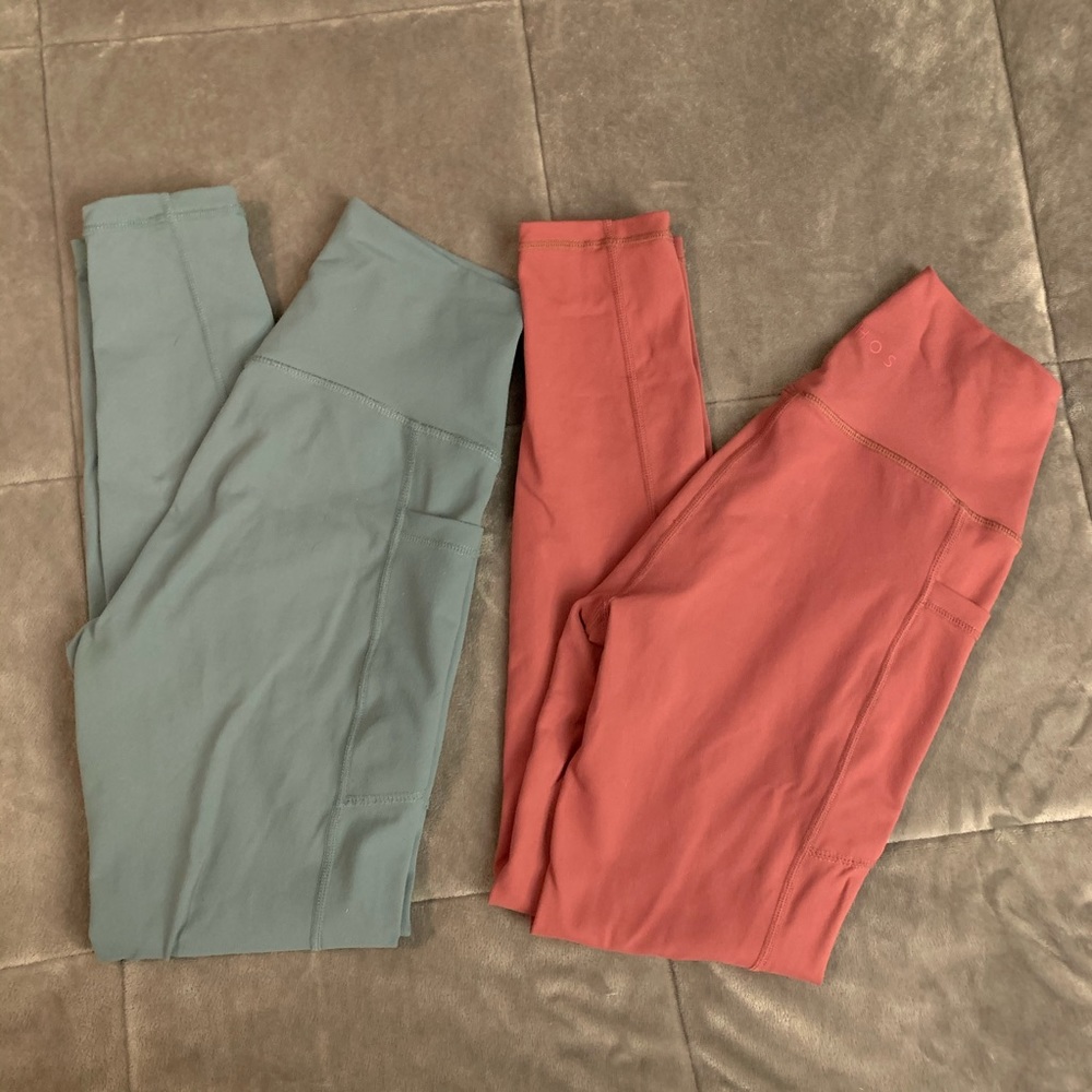 ❌ SOLD ❌ bundle of two leggings